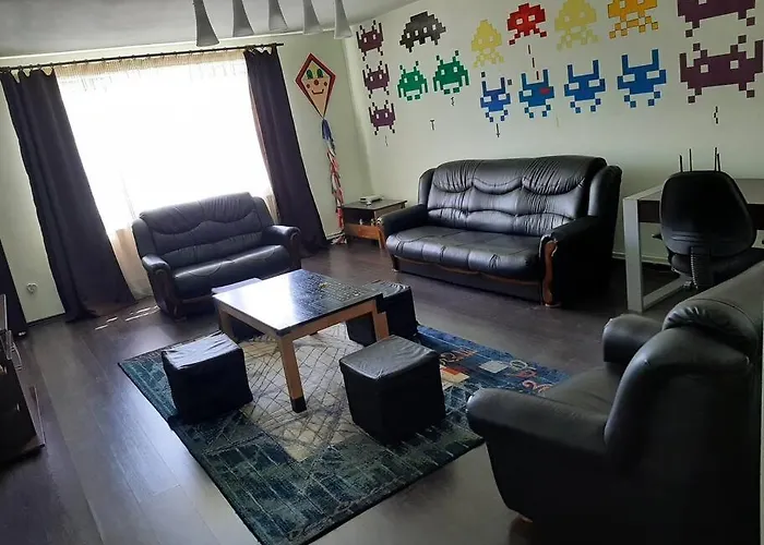 Casa Luminoasa Cu Parcare Gratuita La Proprietate