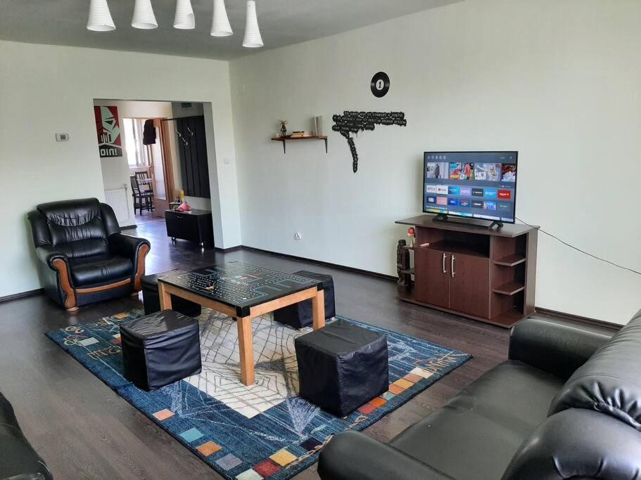 Apartment Casa Luminoasa Cu Parcare Gratuita La Proprietate